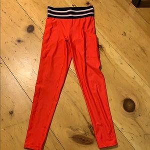 Pink aerie leggings size small with pockets.